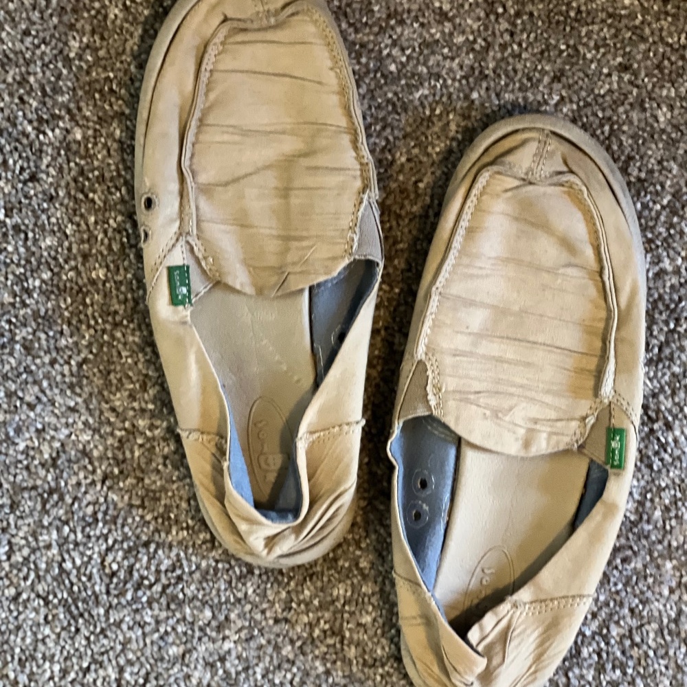Sanuk Comfy Shoes - Size 8